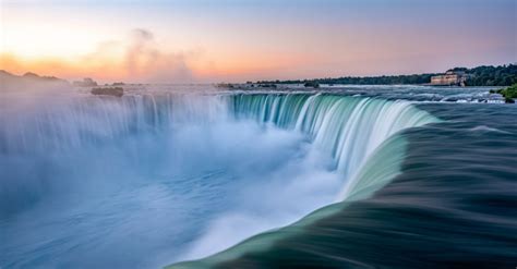 Jaw-Dropping Illusions: Canadian Magicians Amaze at Niagara Falls